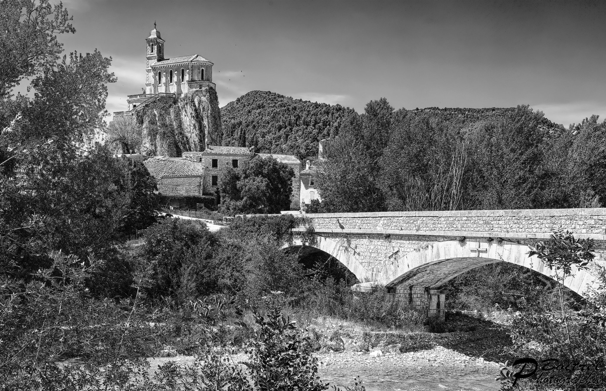 Pierrelongue  ( 26 )