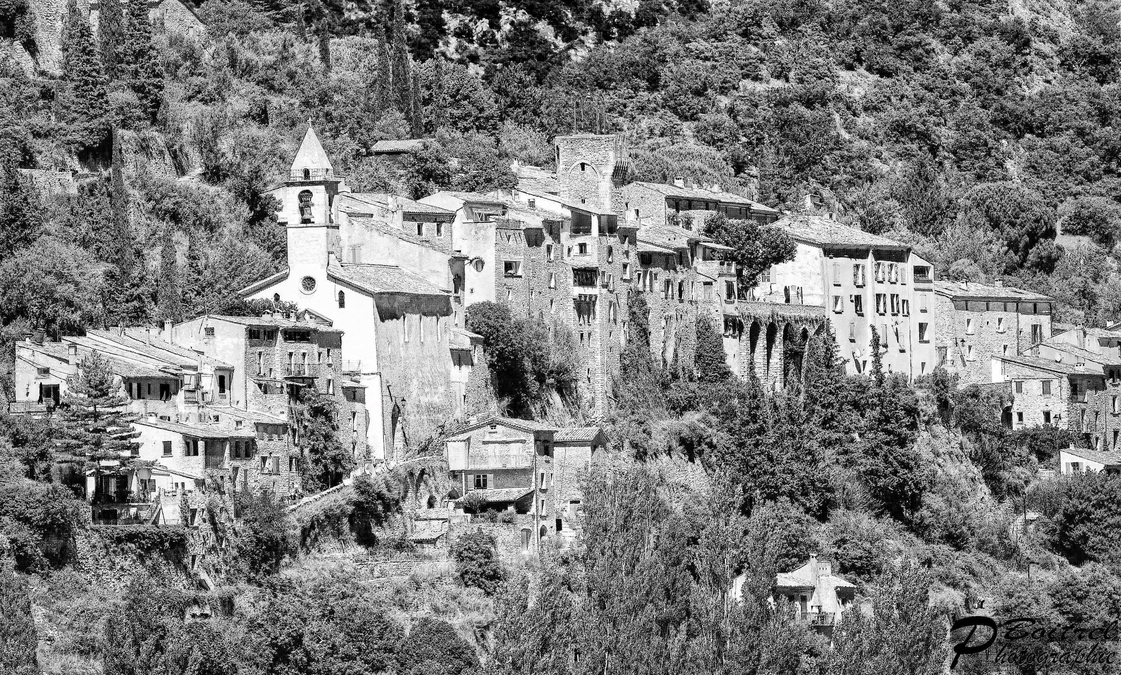 Montbrun-les-Bains  ( 26 )